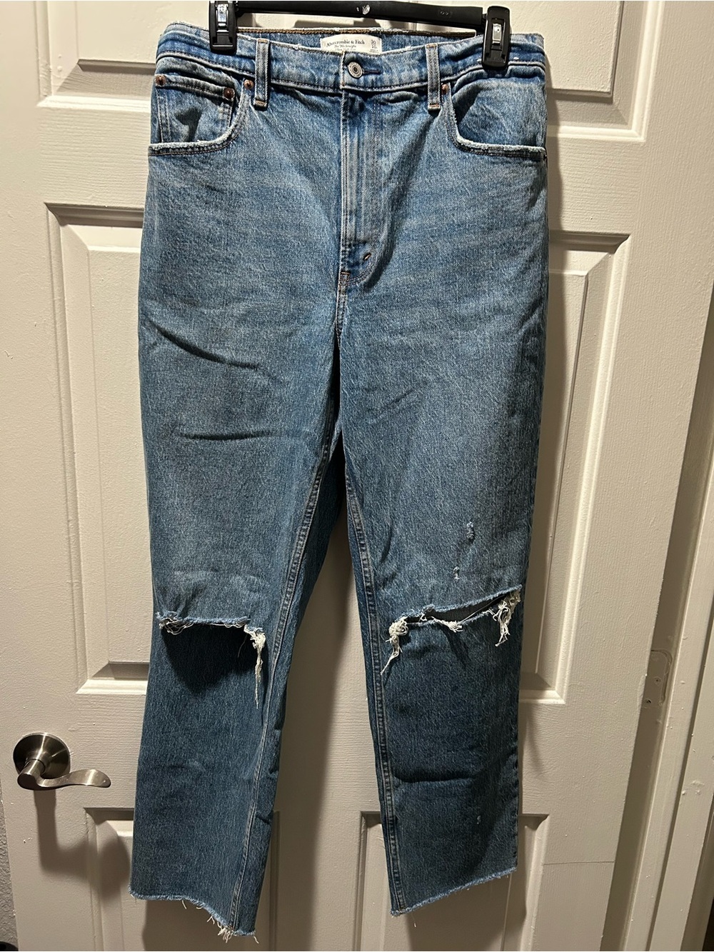 Abercrombie & Fitch Distressed The 90’s Straight Ultra High Rise Jeans Sz 30/10R